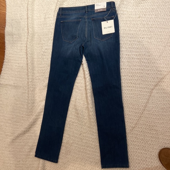 Womens designer jeans size 28. DL1961. NICKY mid-rise.Cigarette in Wooster blue. - Picture 4 of 4